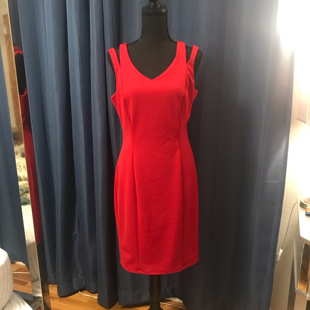 Tash+Sophie V-Neck Crepe Scuba Dress